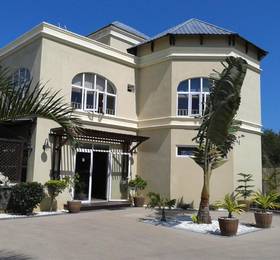 Villa Narmada в Гранд-Бэе