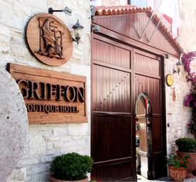 Griffon Hotel в Енидже