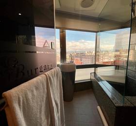Burgary Hotel в Тайбэе