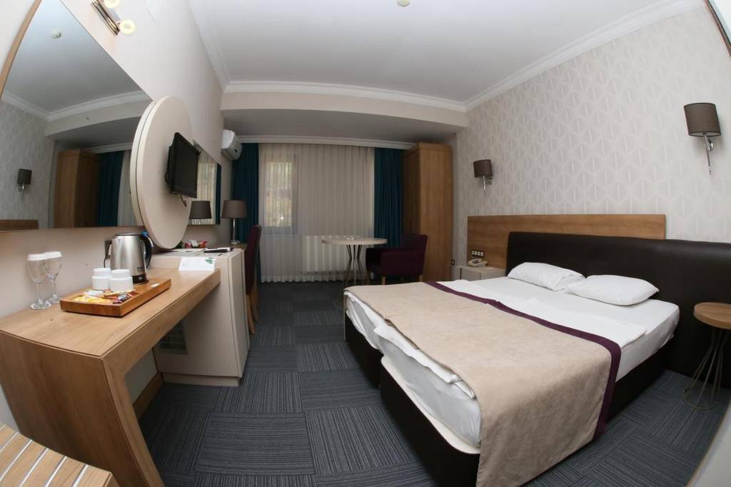 Spilos Hotel 3*