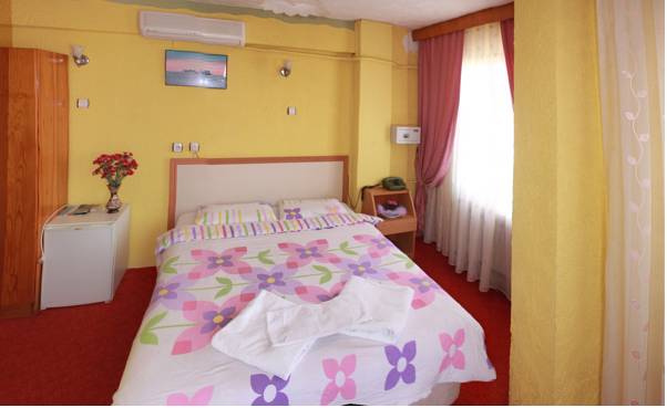Meral Hotel
