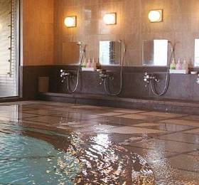 Isuzu Hotel в Атами