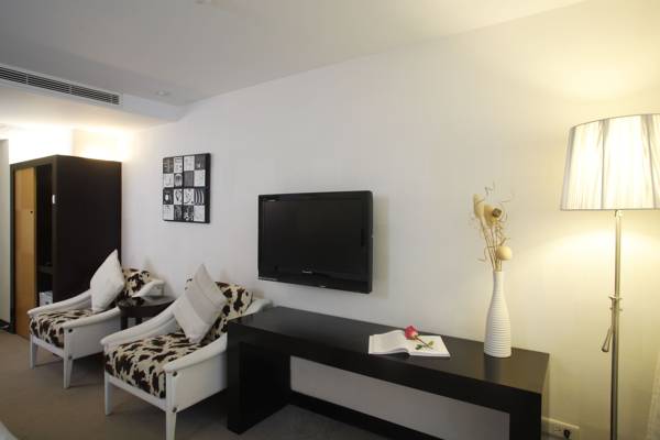 Hotel B