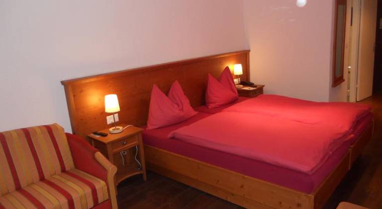 Cresta Hotel
