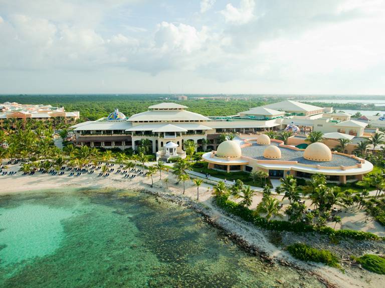Premium Level at Barcelo Maya Palace