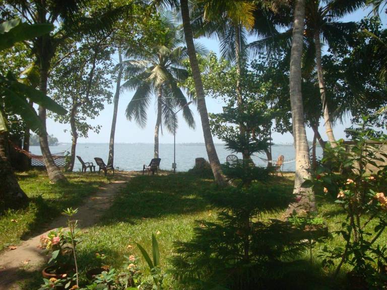 West Wind Homez (Home Stay)