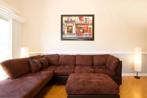 #3 Sunny Stylish 2BR Flat Hollywood