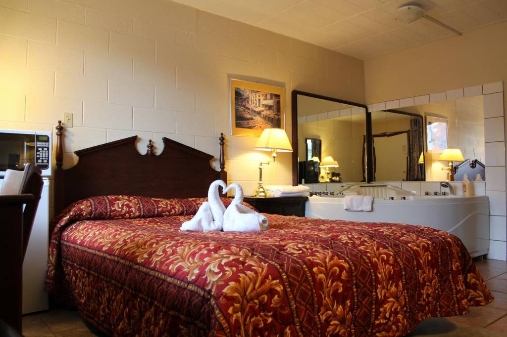 Ritz Inn Niagara & Wedding Chapel 1*