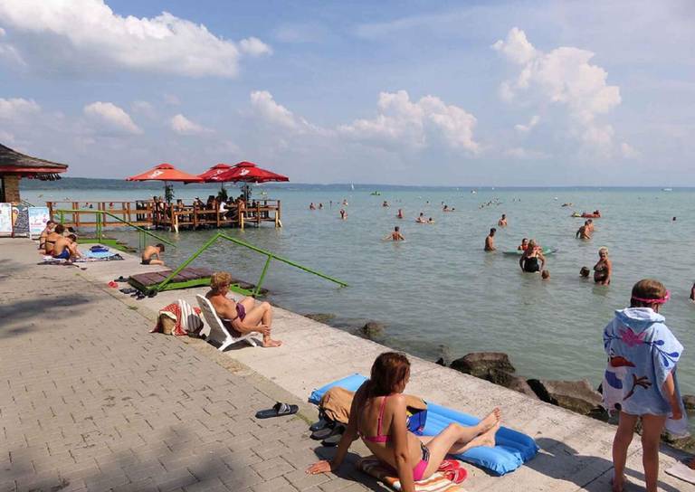 Apartment Balatonalmadi 12