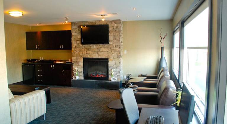 Sandman Signature Toronto Airport Hotel