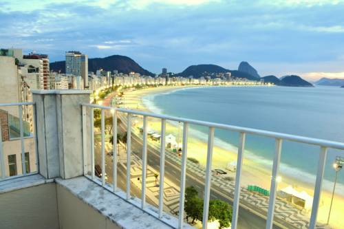 Spacious Copacabana Beachfront Penthouse