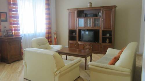 Main Square Apartment