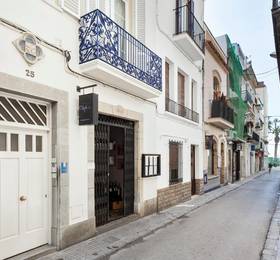 Sitges Group Blue White close to Beach в Сиджесе