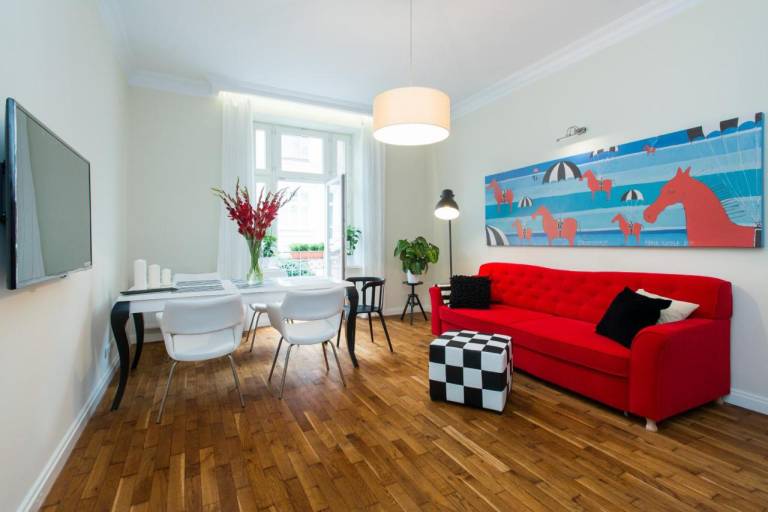 Sunny 3 rooms 2 bathrooms Old Town Apartment