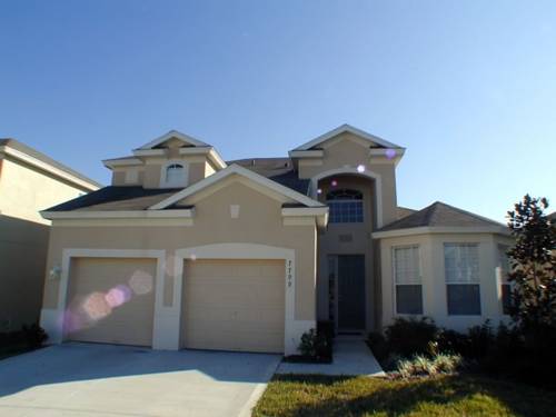 RedAwning Basnett Circle Holiday home