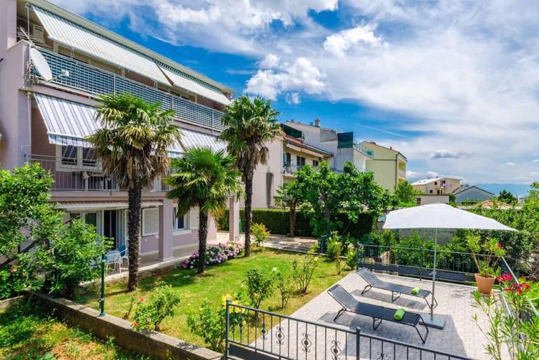 Two-Bedroom Apartment Crikvenica 13