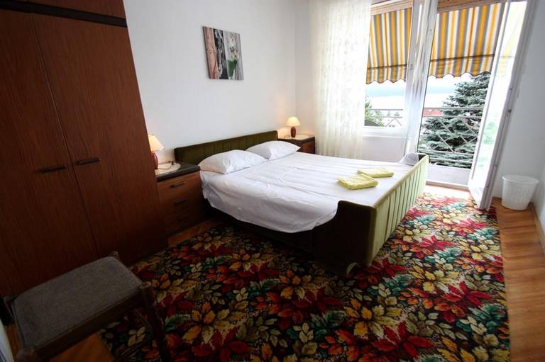 Six-Bedroom Apartment Crikvenica 1