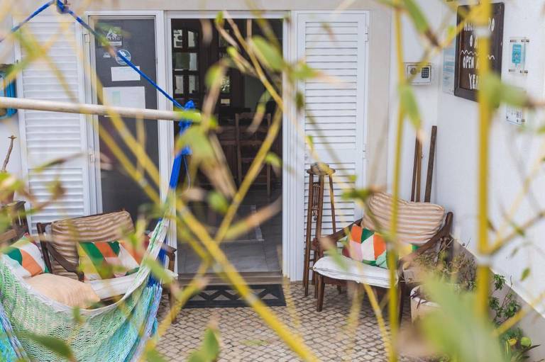 Ericeira Chill Hill Hostel & Private Rooms