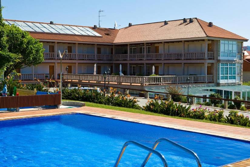 ApartHotel Punta Cabicastro 3* Испания, Портоново