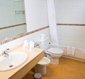 ApartHotel Punta Cabicastro в Портоново