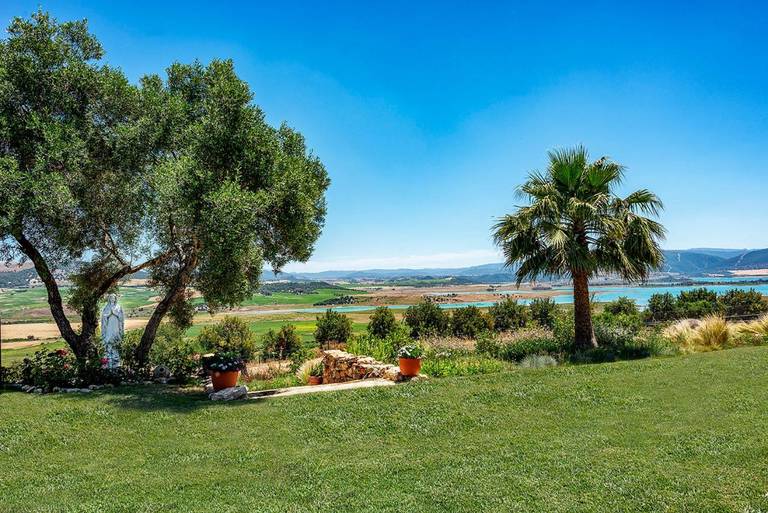 Cortijo Sierra y Lago