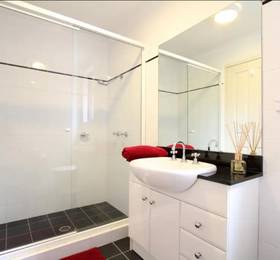 Bondi Beach Garden Apartment - A Bondi Beach Holiday Home в Сиднее