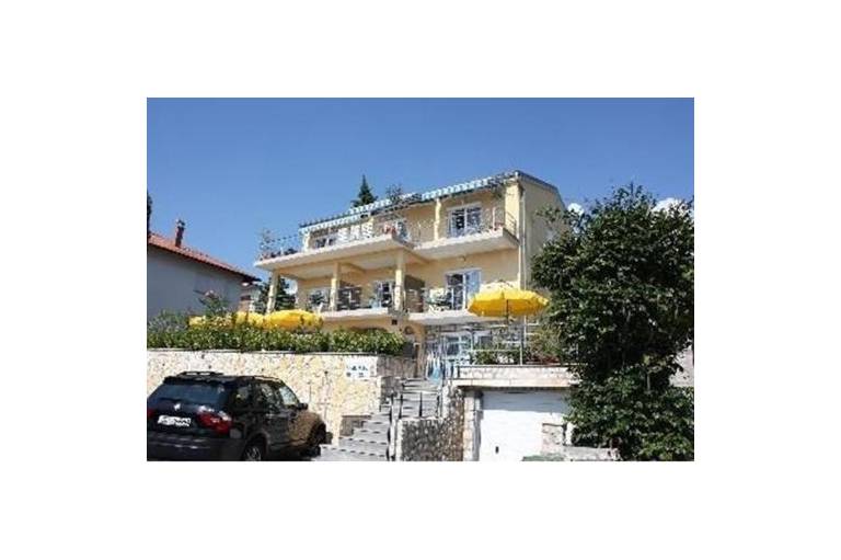 One-Bedroom Apartment Crikvenica 13