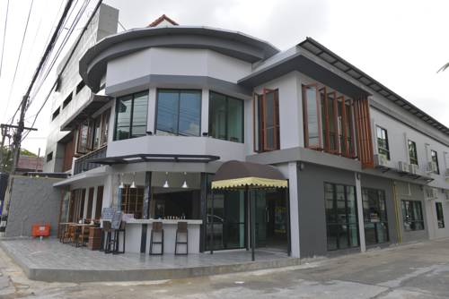 Sunny Hostel Chiangmai Tha Pae