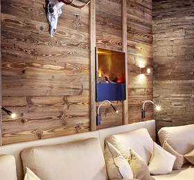 Jagdhof Spa Hotel в Нойштифте