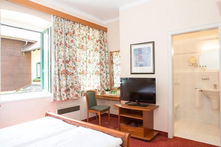 Inselhotel Faakersee