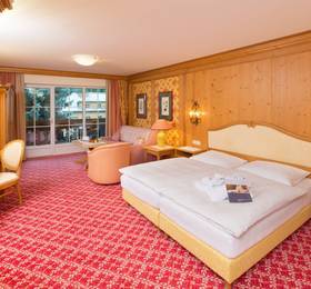 Schwarzer Adler Wellness Hotel в Санкт Антоне