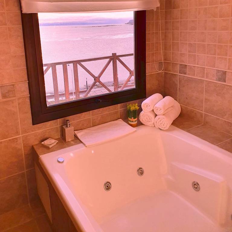 Xelena Deluxe Suites
