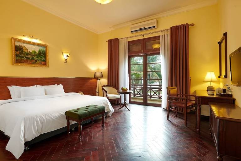 Tuan Chau Resort
