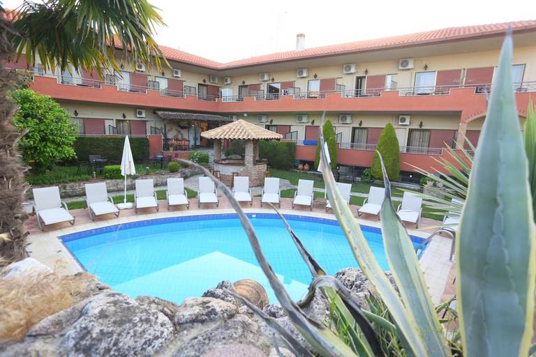 Zeus Hotel