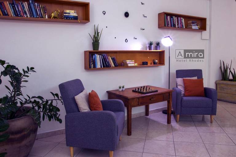 AMIRA HOTEL