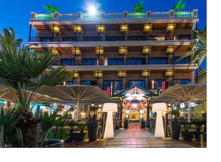 Yria Hotel