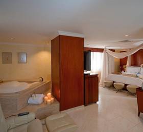 Hodelpa Gran Almirante Hotel & Casino, Santiago De Los Caballeros в Сантьяго
