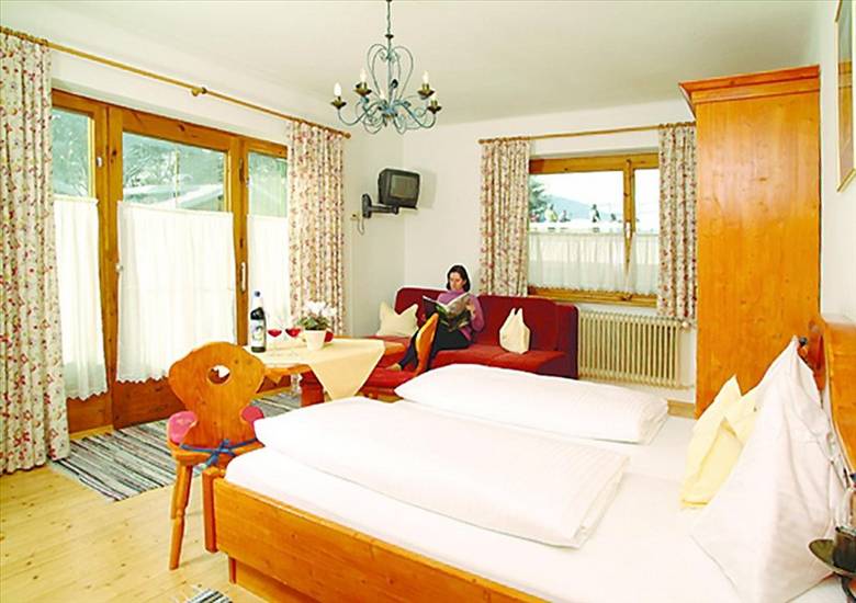 Hubertus Hotel Garni-Pension 3* Австрия, Зее