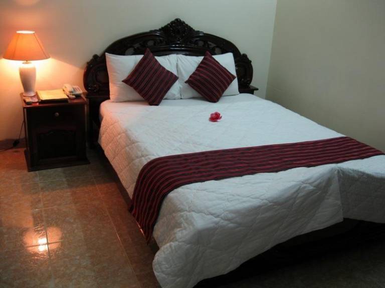 Oriole Hotel & Spa