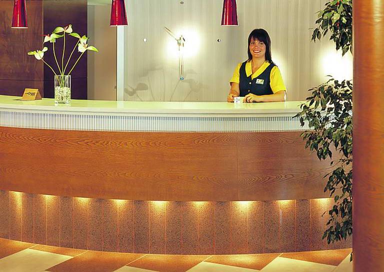 Aqua Hotel Montagut Suites