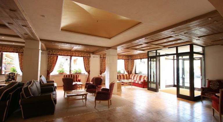 Anda Hotel Residence