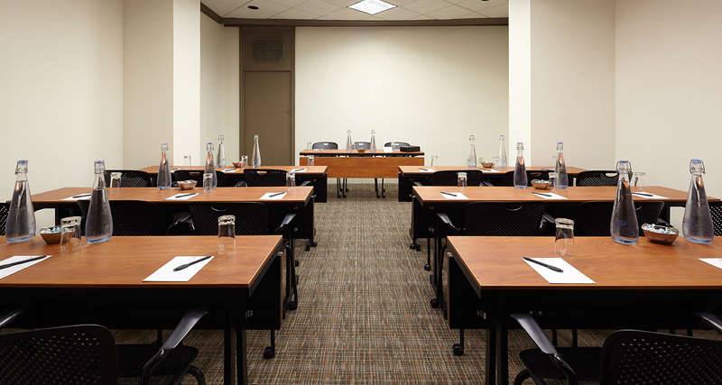Delta Ottawa Hotel And Suites 4* Канада, Оттава