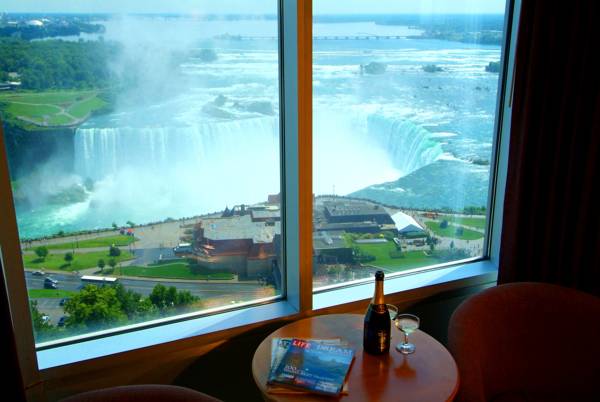 Oakes Overlooking The Falls