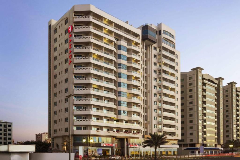 Ramada By Wyndham Beach Hotel Ajman 4*