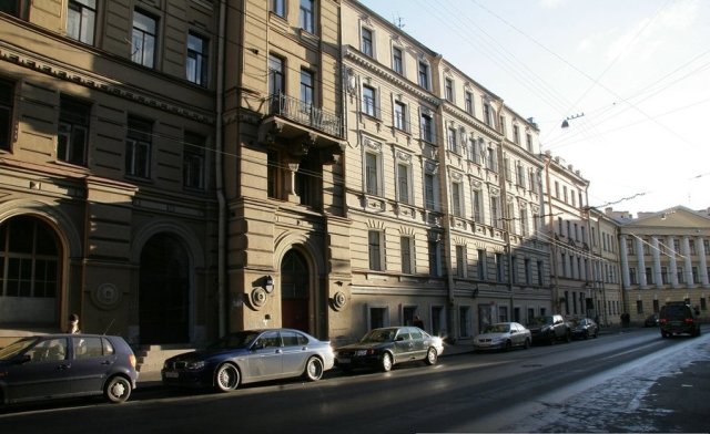 Travelto Kazanskiy 12
