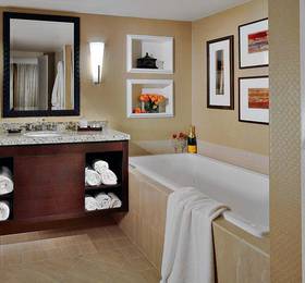 Туры в Crowne Plaza Miami Airport в США
