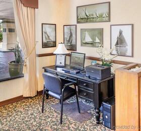 Отдых в Days Inn Airport/Coliseum - США, Роли