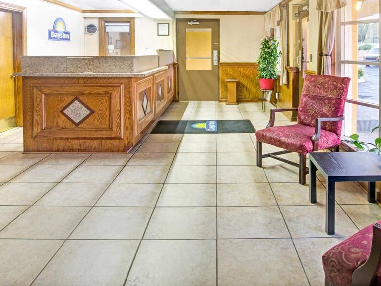 Days Inn Lincoln Park - North
