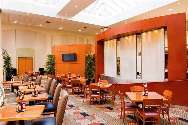 Embassy Suites Boston Logan Airport 3* США, Массачусетс