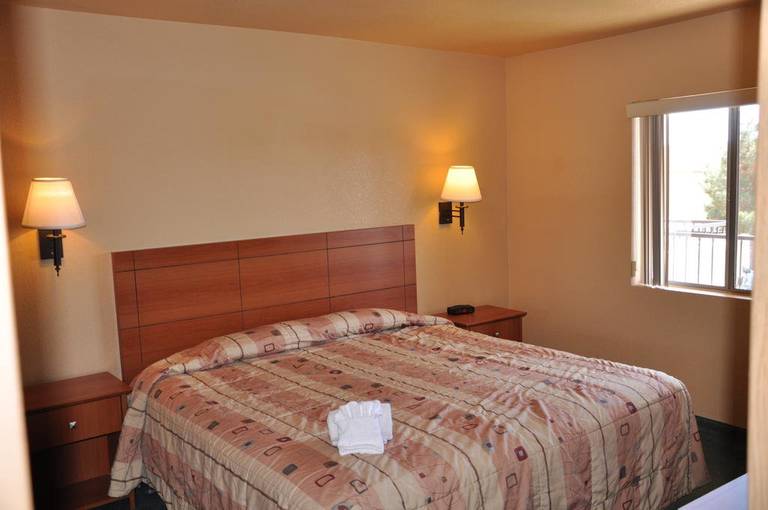 Emerald Suites